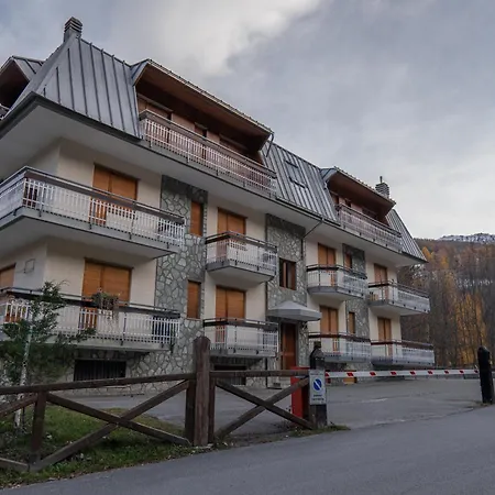 Lägenhet -garden Home- 700m Skilift - Private Parking - Downhill Bardonecchia